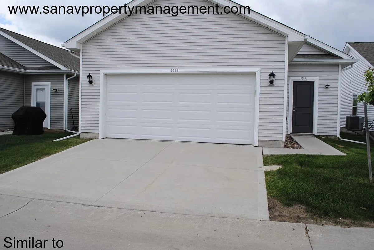Building Photo - 3089 NW Irvinedale Dr