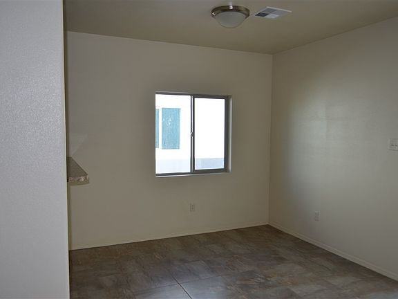 5th image of 746 E Arena St