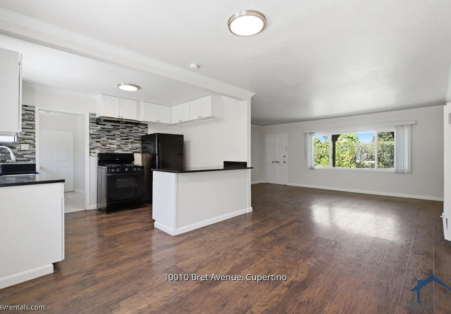 4 bed, 1800 sqft, $5,495 — Photo 2