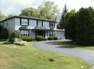 5458 Claridge Ln, West Bloomfield, MI 48322