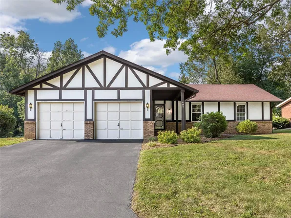 407 Willowbrook Ln, Collinsville, IL 62234