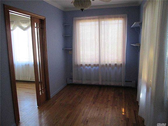 4th image of 10 McGrady St