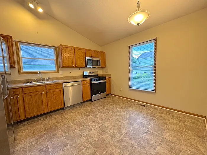 8577 Clover Glade Dr — Photo 8