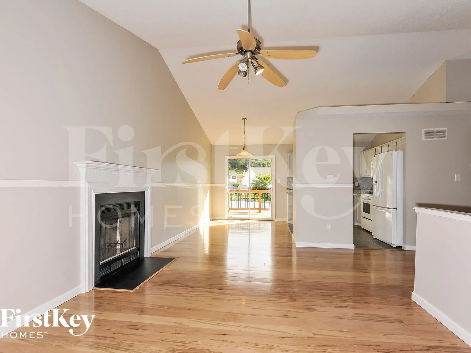 3 bed, 2.5 bath, 1400 sqft, $2,430 — Photo 3