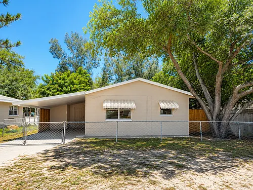 5411 70th Ln N Photo 1