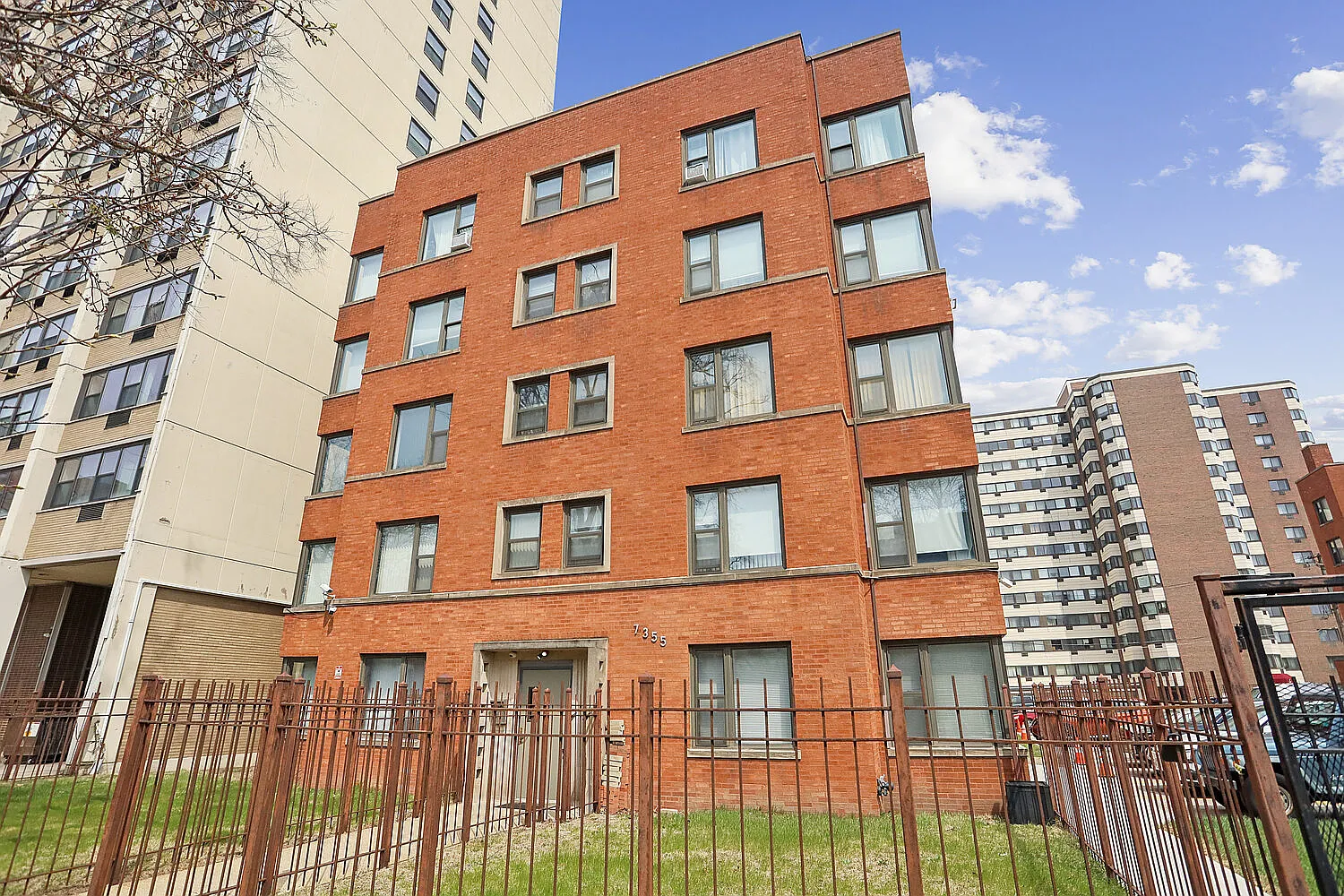 7355 S South Shore Dr APT 306 photo 1