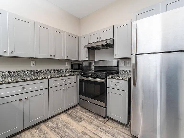 Stella's Place Apartments — Photo 35