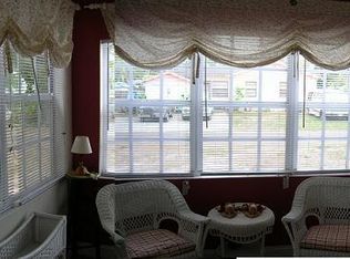 1628 55th St S, Gulfport, FL 33707