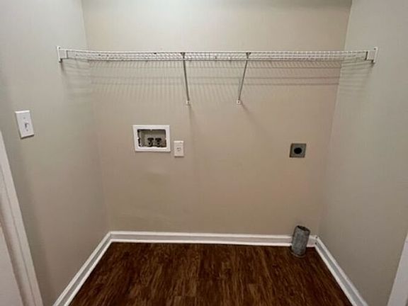 4th image of 301 Parker Pl