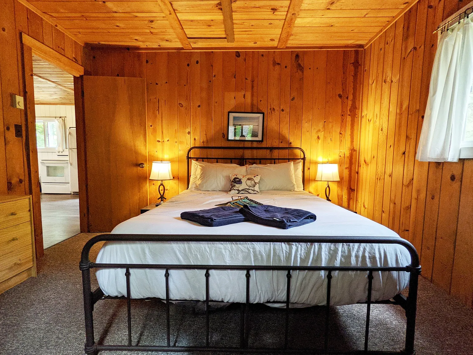 All-Inclusive Furnished Lakefront 2BR Cabin Utilities, WiFi & Plowing Included | Eagle River Area — Photo 3