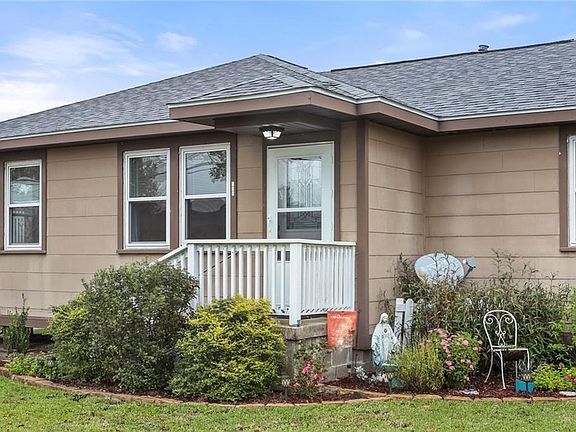 2nd image of 211 Bernard Ave
