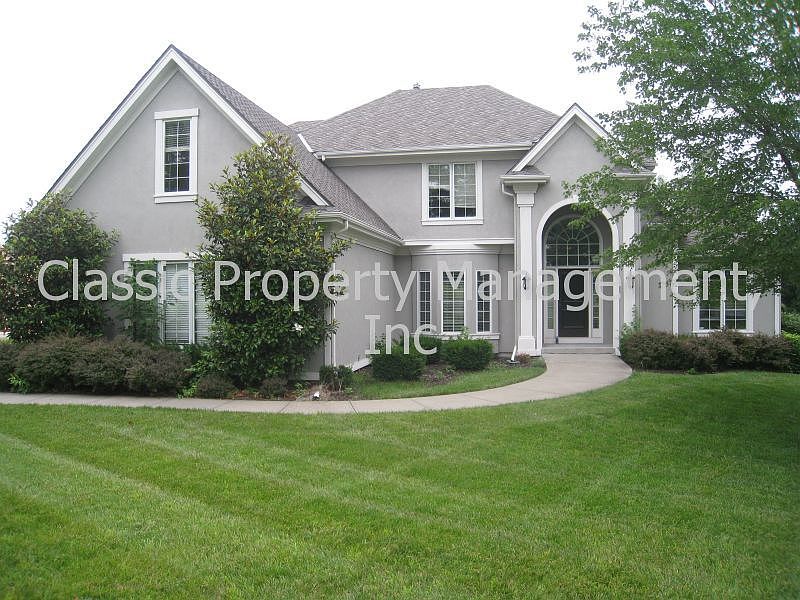 1st image of 1855 Bent Oaks Dr