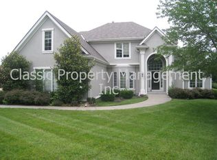 1855 Bent Oaks Dr, Liberty, MO 64068