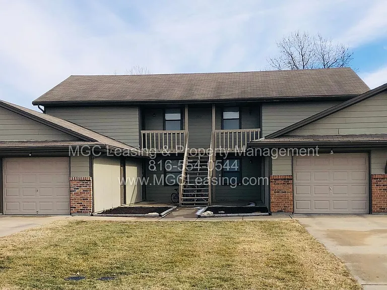 515 Sky Vue Dr — Photo 1