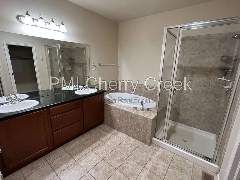 8159 S Akron Ct — Photo 22