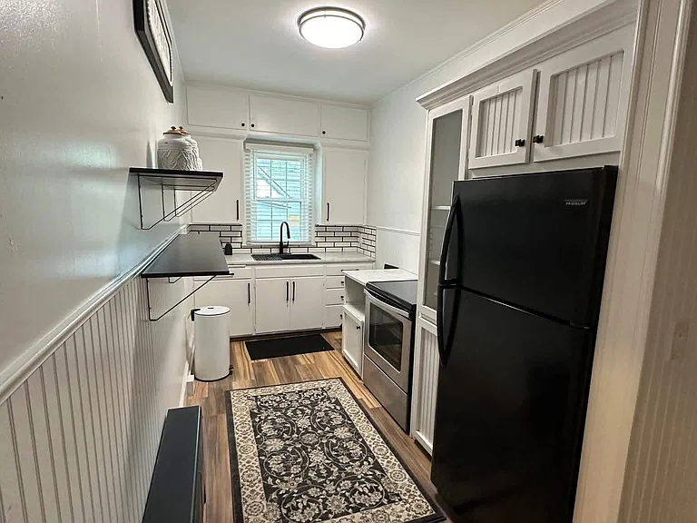 108 S Franklin St #3 — Photo 8