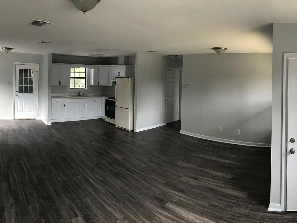 2nd image of 1003 Upland Rd