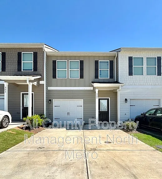 305 Rolling Green Rd — Photo 1