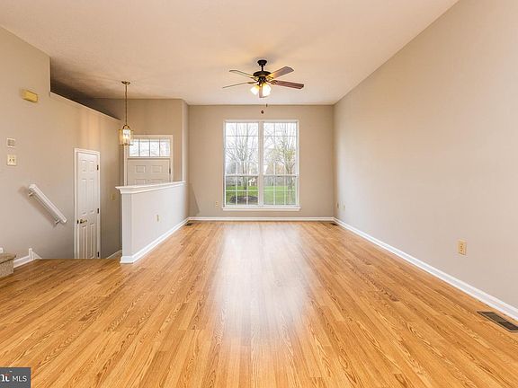 2nd image of 852 N Waterford Ln