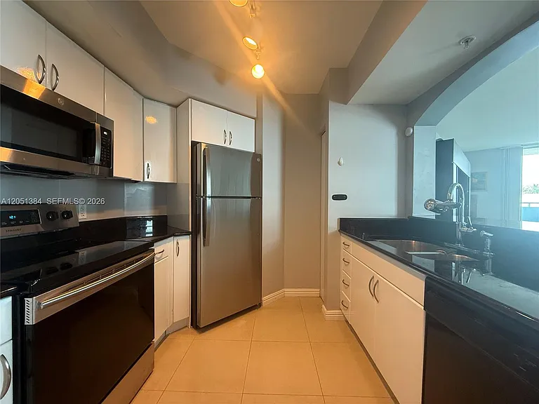 9201 Collins Ave #521 — Photo 10
