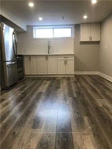 42 Pender Cres — Photo 5