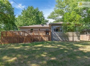 1318 NE 84th Pl, Kansas City, MO 64155