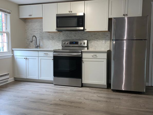 18 Nashua Rd APT 8