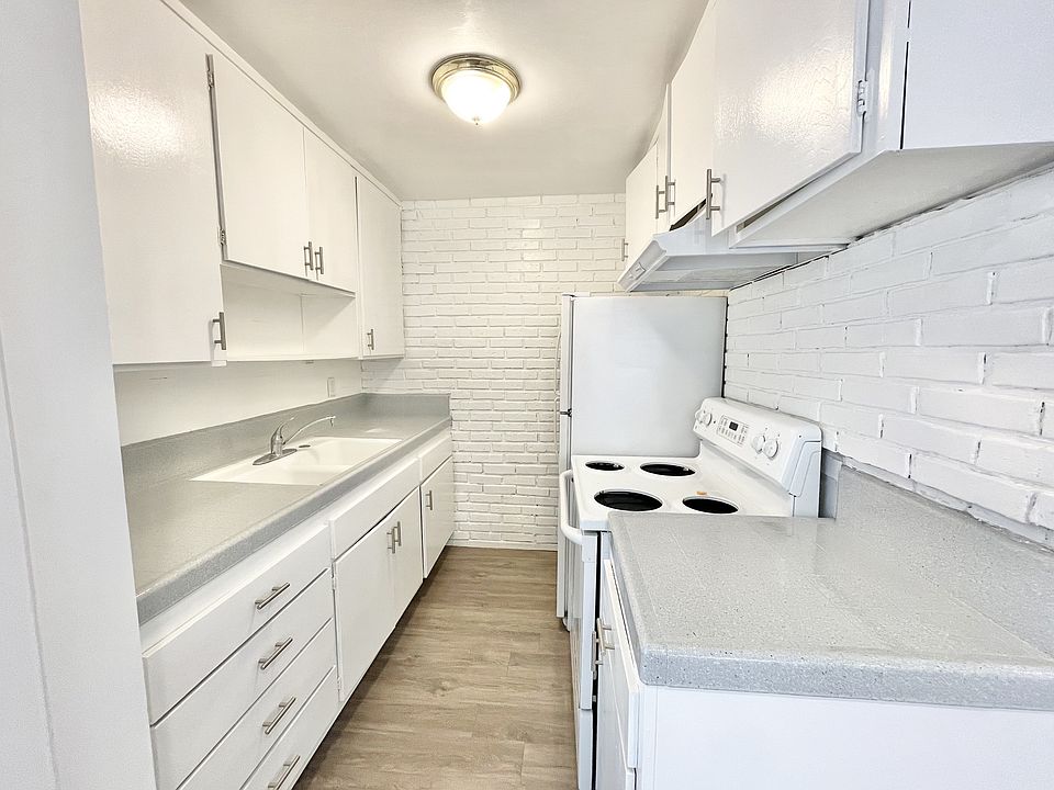 1st image of 7077 Lanewood Ave #9