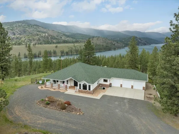 20715 N Calhoun Ln, Nine Mile Falls, WA 99026