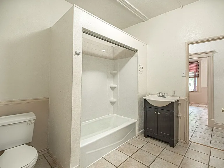 207 Midway Ave — Photo 18