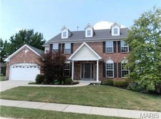 413 Clayton Hollow Dr, Chesterfield, MO 63005