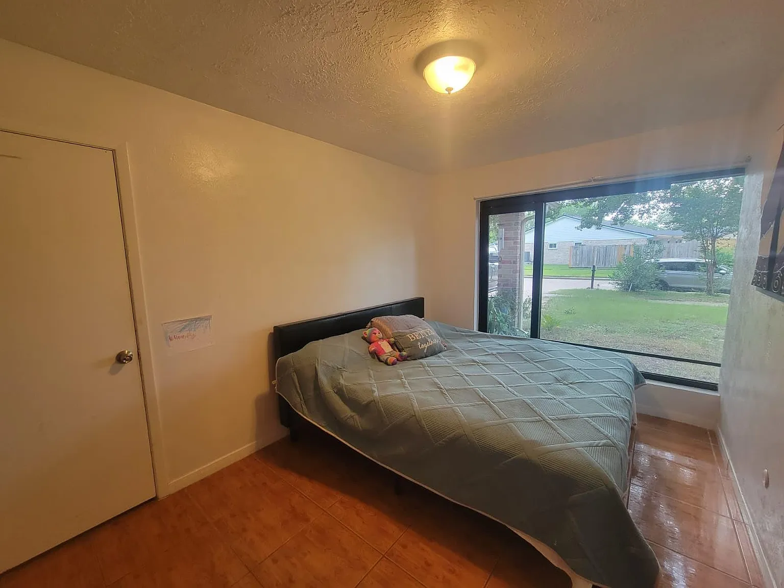 3 bed, 2.0 bath, 1392 sqft, $2,000 — Photo 4