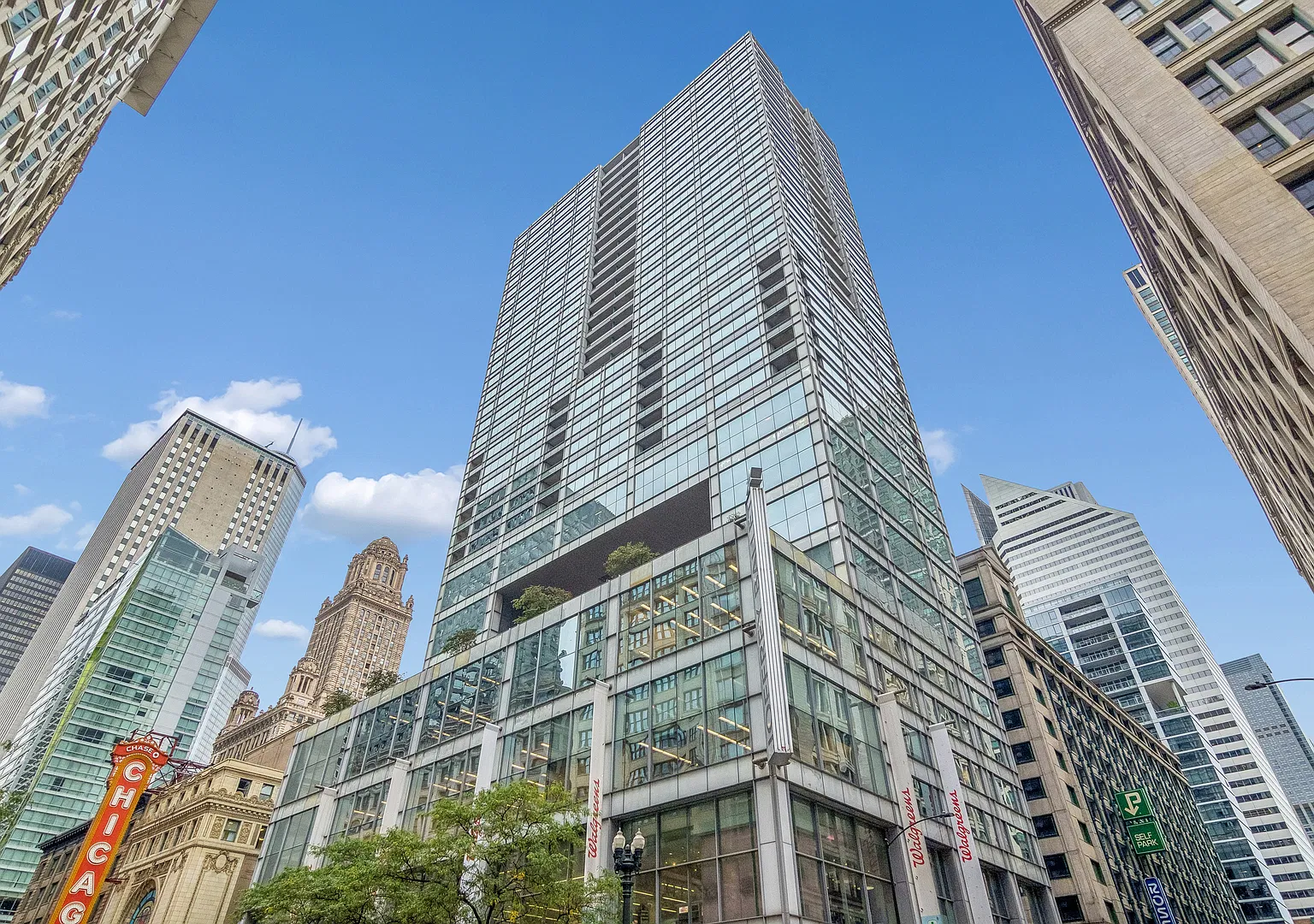 1 bed, 834 sqft, $2,600 — Photo 1