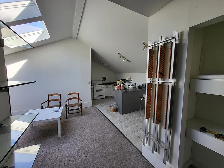 2135 W 30th St #UP — Photo 9
