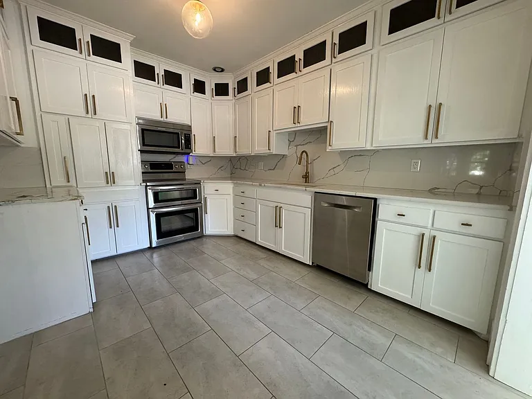 1523 W Broadway Ave — Photo 7