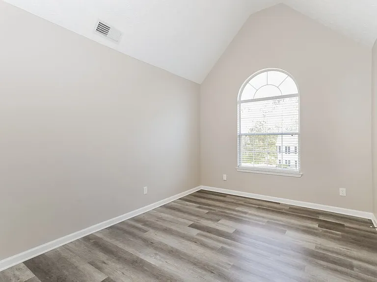 2517 Mead Ct — Photo 16