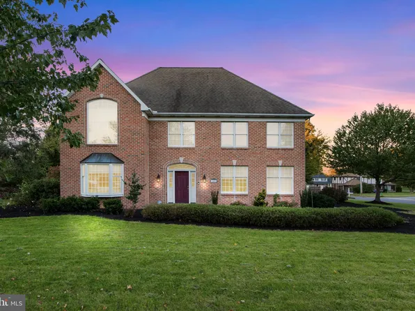 1001 Wetherburn Dr, York, PA 17404