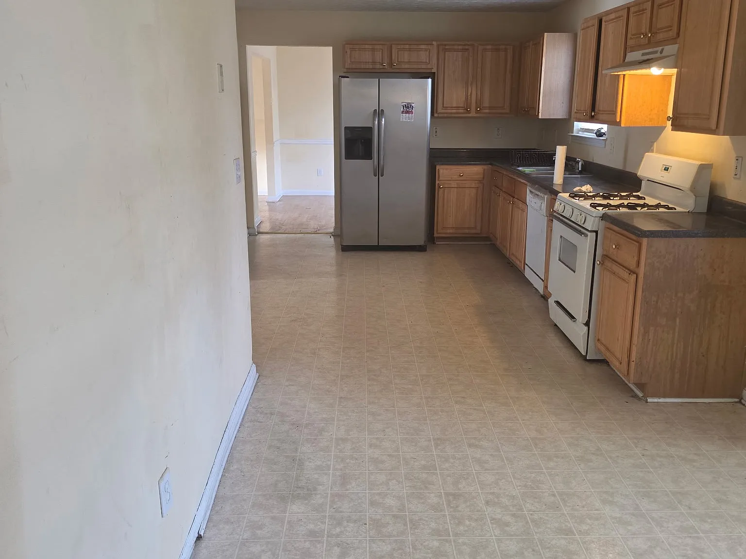 3 bed, 2.5 bath, 2102 sqft, $1,850 — Photo 3