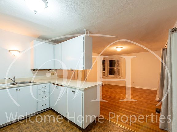 4th image of 1323 Walla Walla Ave #1