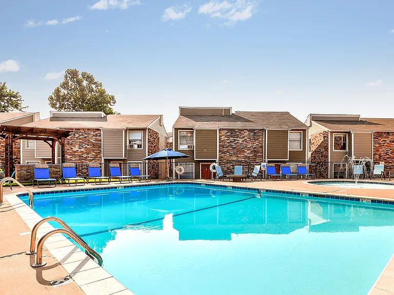 Diamond Trail Apartments — Photo 18