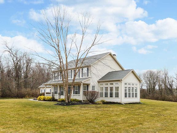 4th image of 124 Fairfax Ct