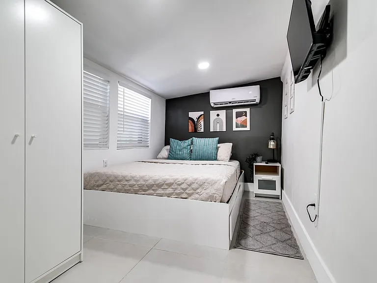 3147 SW 17th St #4 — Photo 3