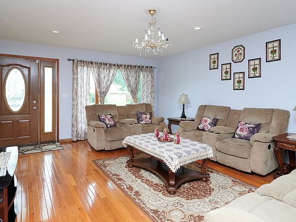 3rd image of 7731 S Lorel Ave
