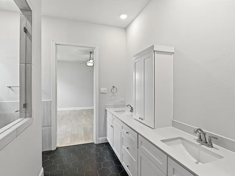 2524 Ballaster Mews — Photo 20