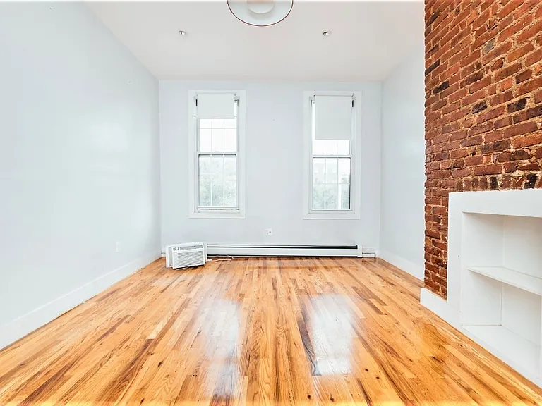 896 Madison St #3 — Photo 2