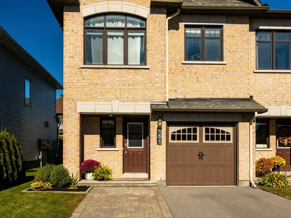 151 Calvington Ave, Ottawa, ON K2T 0H8