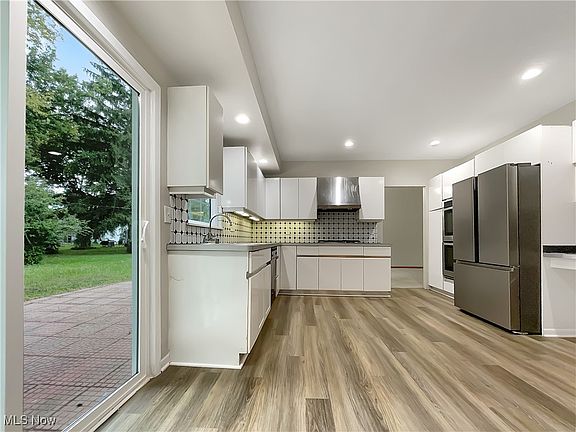 5th image of 4568 Andorra Dr