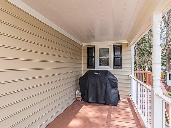 4th image of 9156 Cudlipp Ave