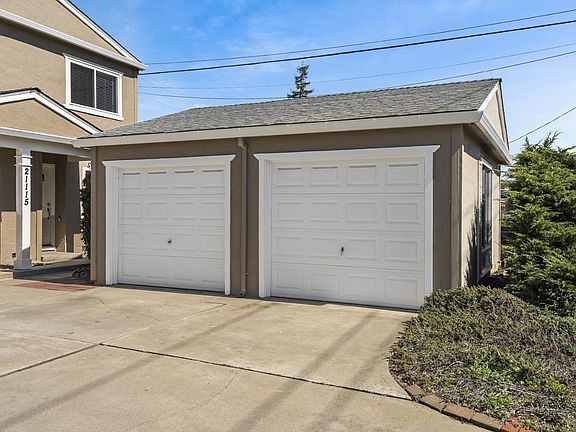 2nd image of 21115-7 Gardena Dr