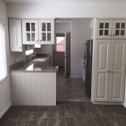 4th image of 307 Marguerite Ave A #A